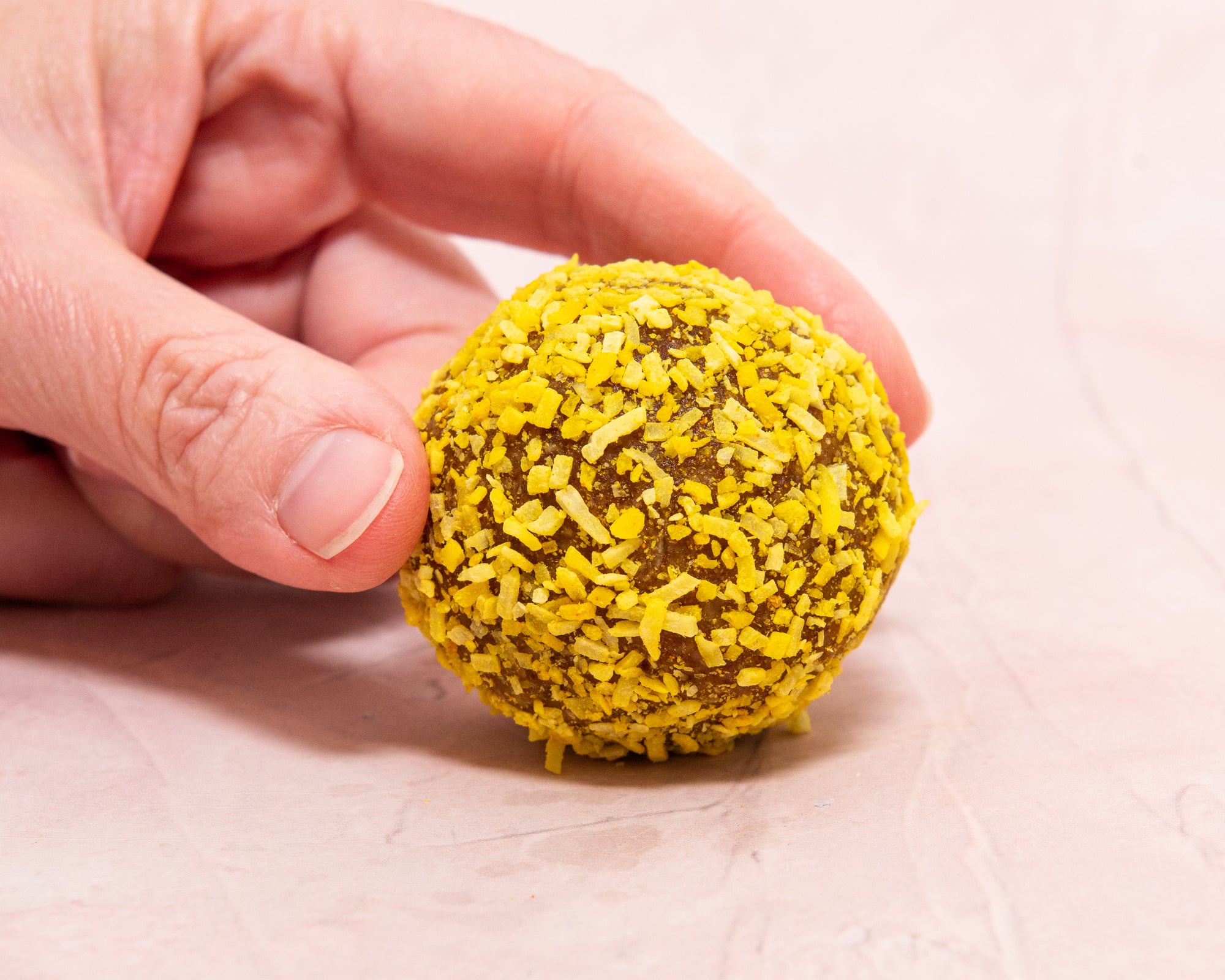 Lemon & Macadamia Protein Ball